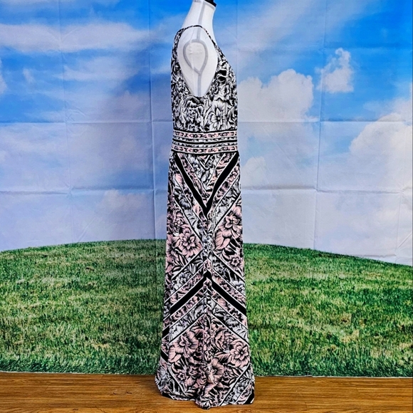 LONDON STYLE | SLEEVELESS FLOOR LENGTH FLORAL MAXI DRESS - Picture 8 of 15